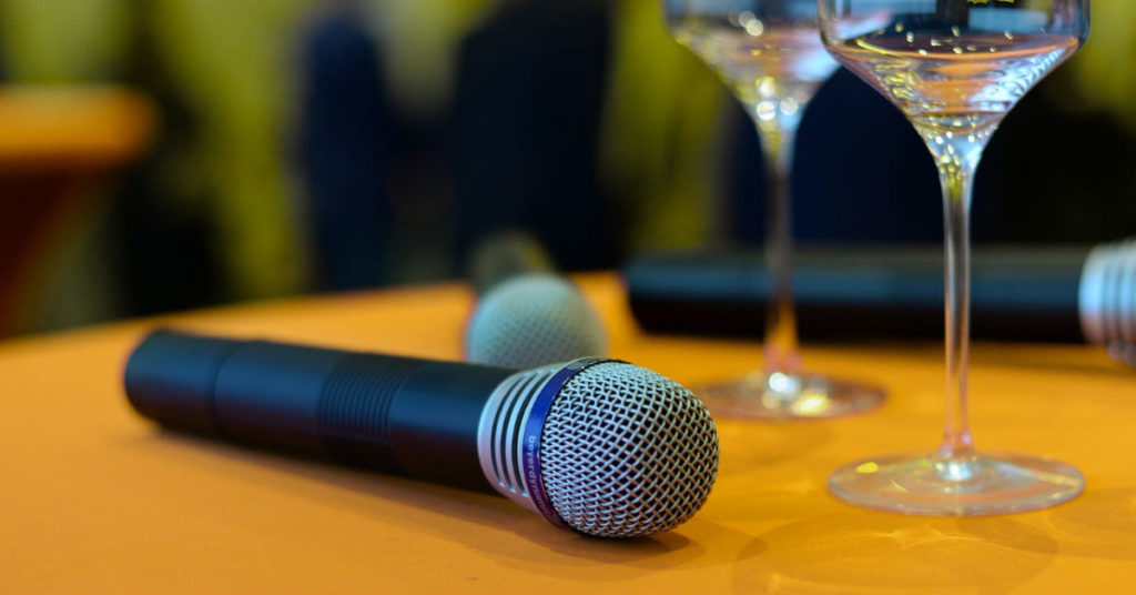 mic on table